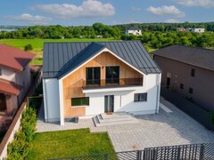 Snagov str. Zorelelor Vila P+M 4 dormit. bucatarie utilata piscina semineu